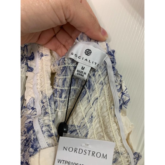 Socialite ivory blue flor off shoulder long sleeve blouse size Medium NWT - Picture 5 of 6